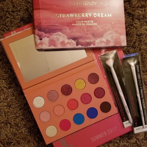 🆕️Lunar Beauty, Strawberry Dream Bundle - Picture 2 of 4